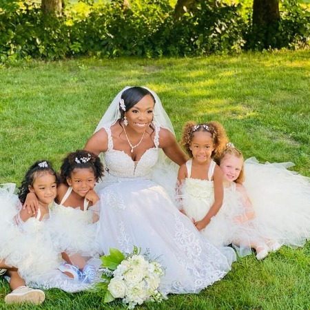 The wedding ceremony picture of Landon Brown's sibling La' Princia Brown. 